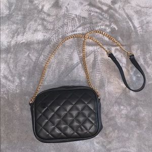 Chained Black crossbody bag
